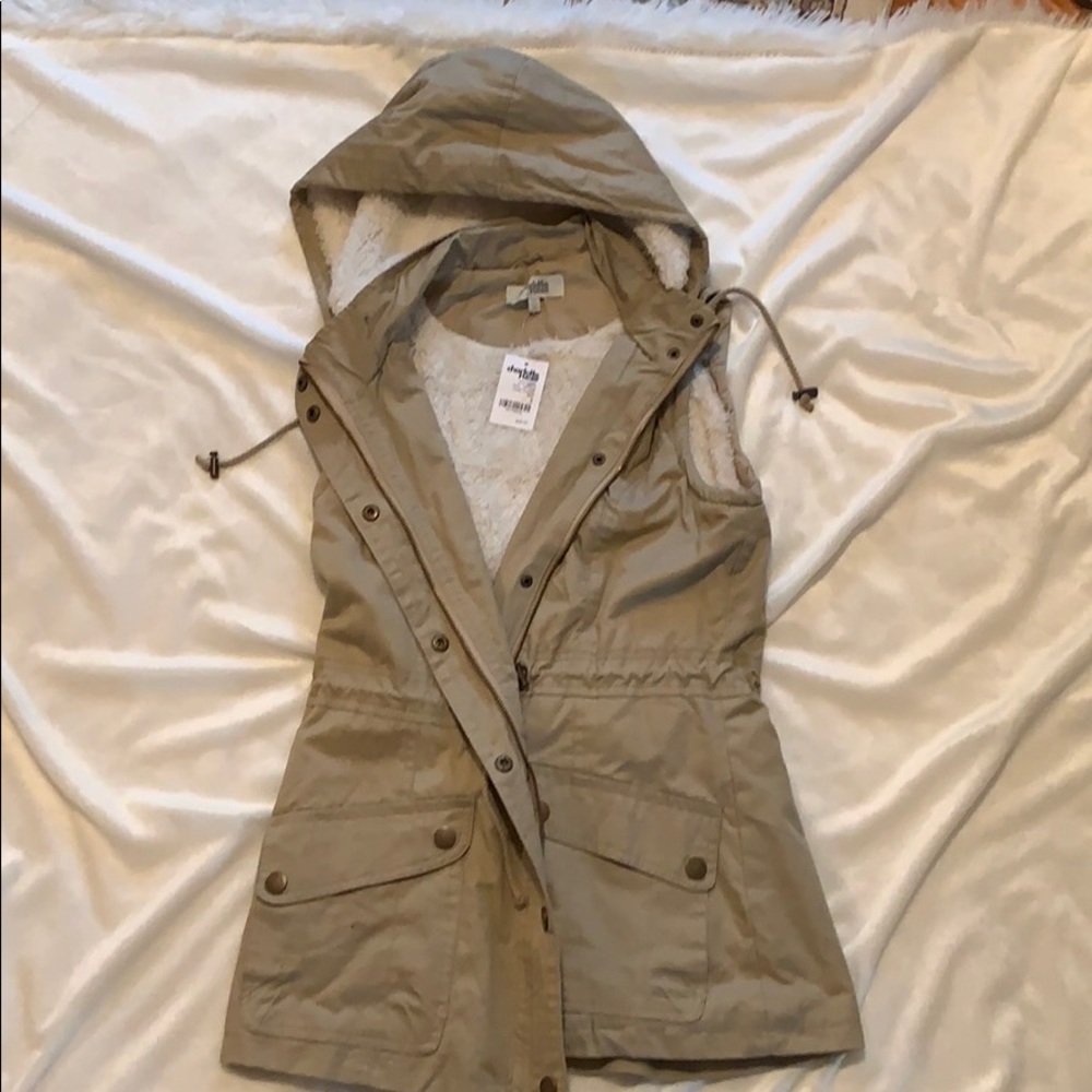 Charlotte Russe vest !